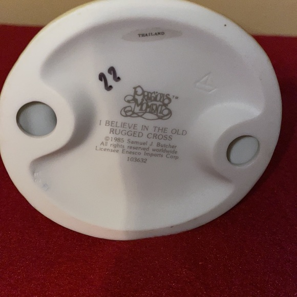 Precious Moments ~ I Believe in the Old Rugged Cross - Picture 5 of 5